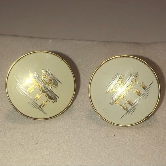 VTG Amita Japan White Enamel and Gold Plated Pagoda Screw Clip On Earrings 1” - Picture 2 of 4